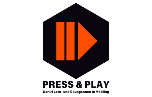 PRESS & PLAY LOGO schwarz inkl Untertitel-1